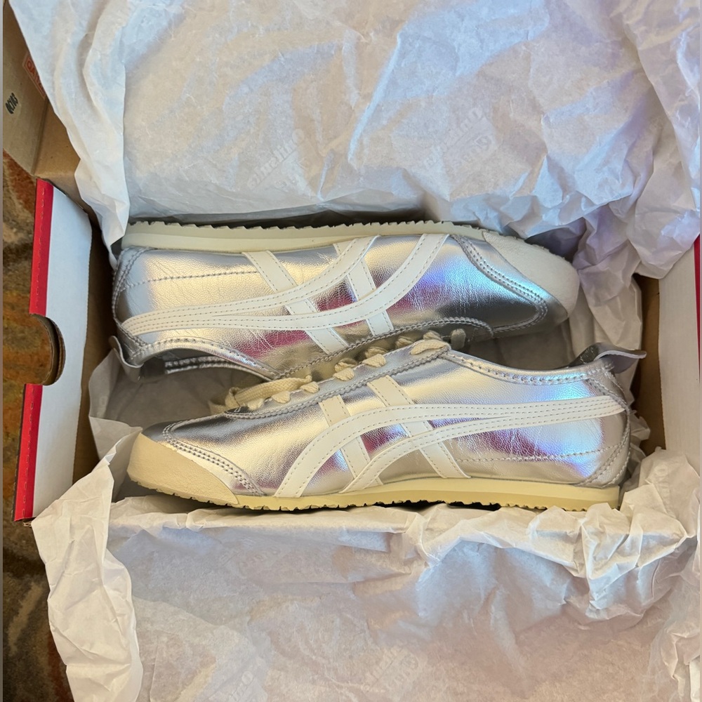 NWT Onitsuka Tiger Mexico 66 silver/off white mens size 5 women’s size 6.5